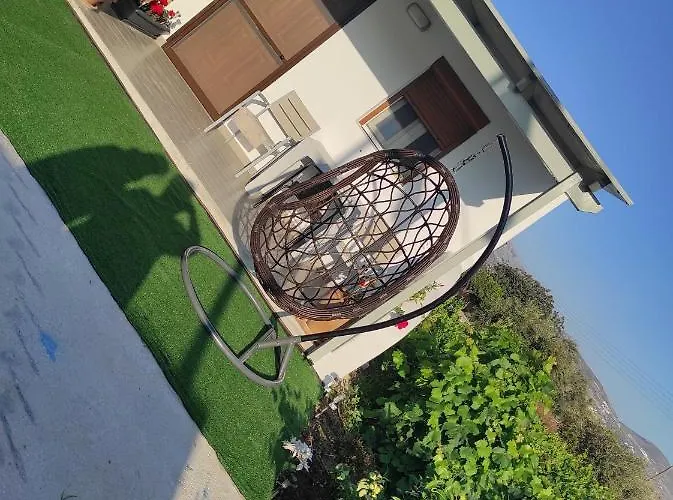 Estella * Naxos City