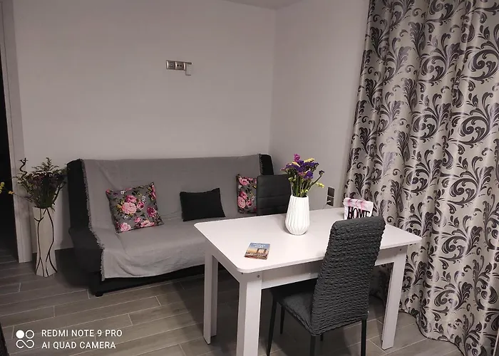 Estella * Naxos City